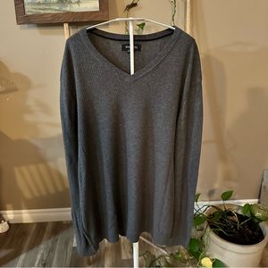 Men’s v-neck sweater